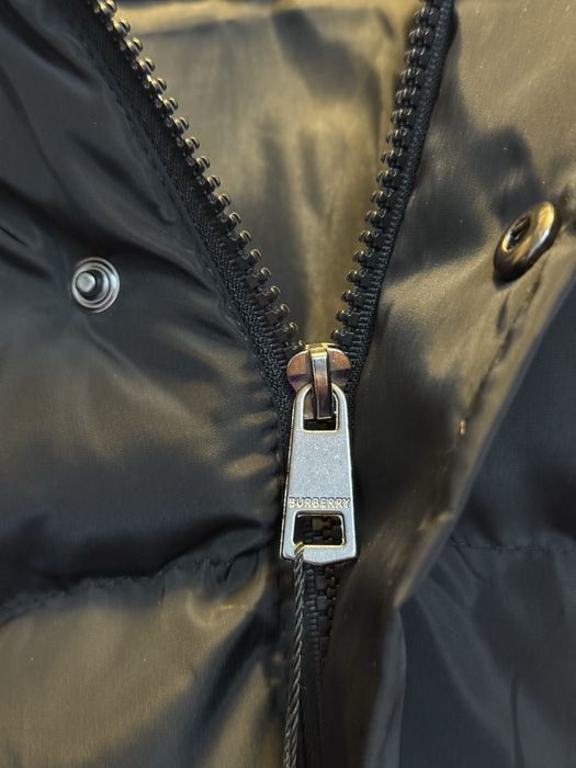 Geaca Burberry cu gluga