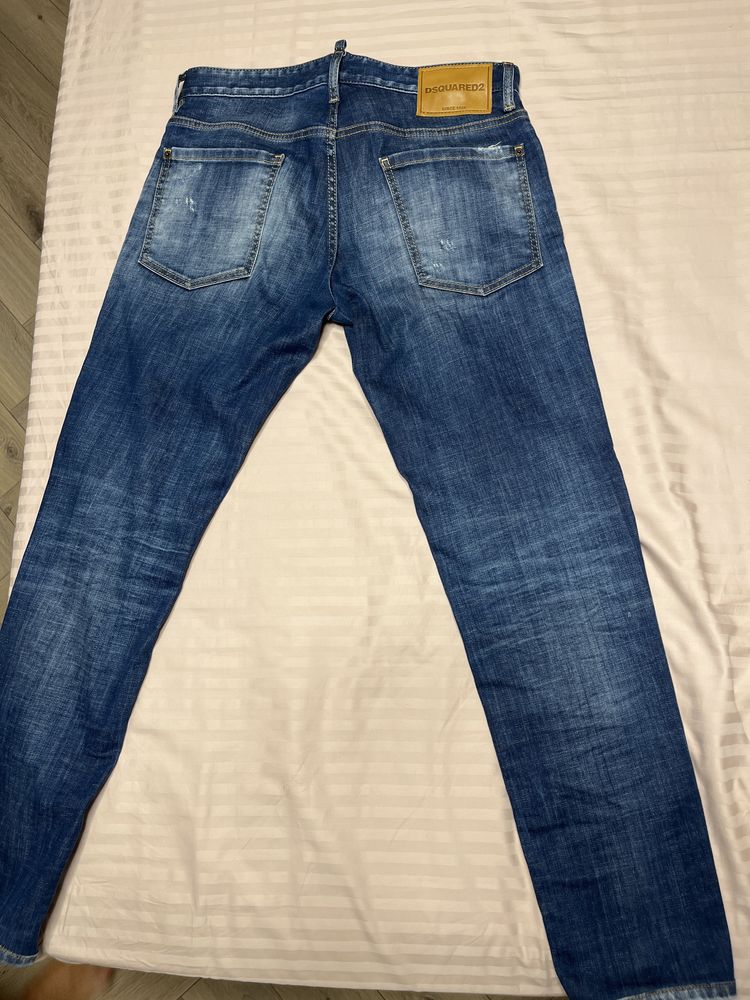 Чисто нови дънки на DSQUARED2