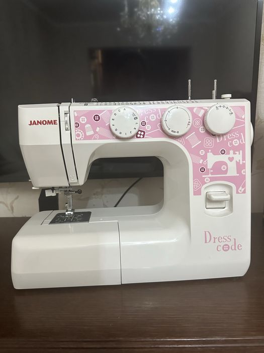 Швейная машина Janome DressCode