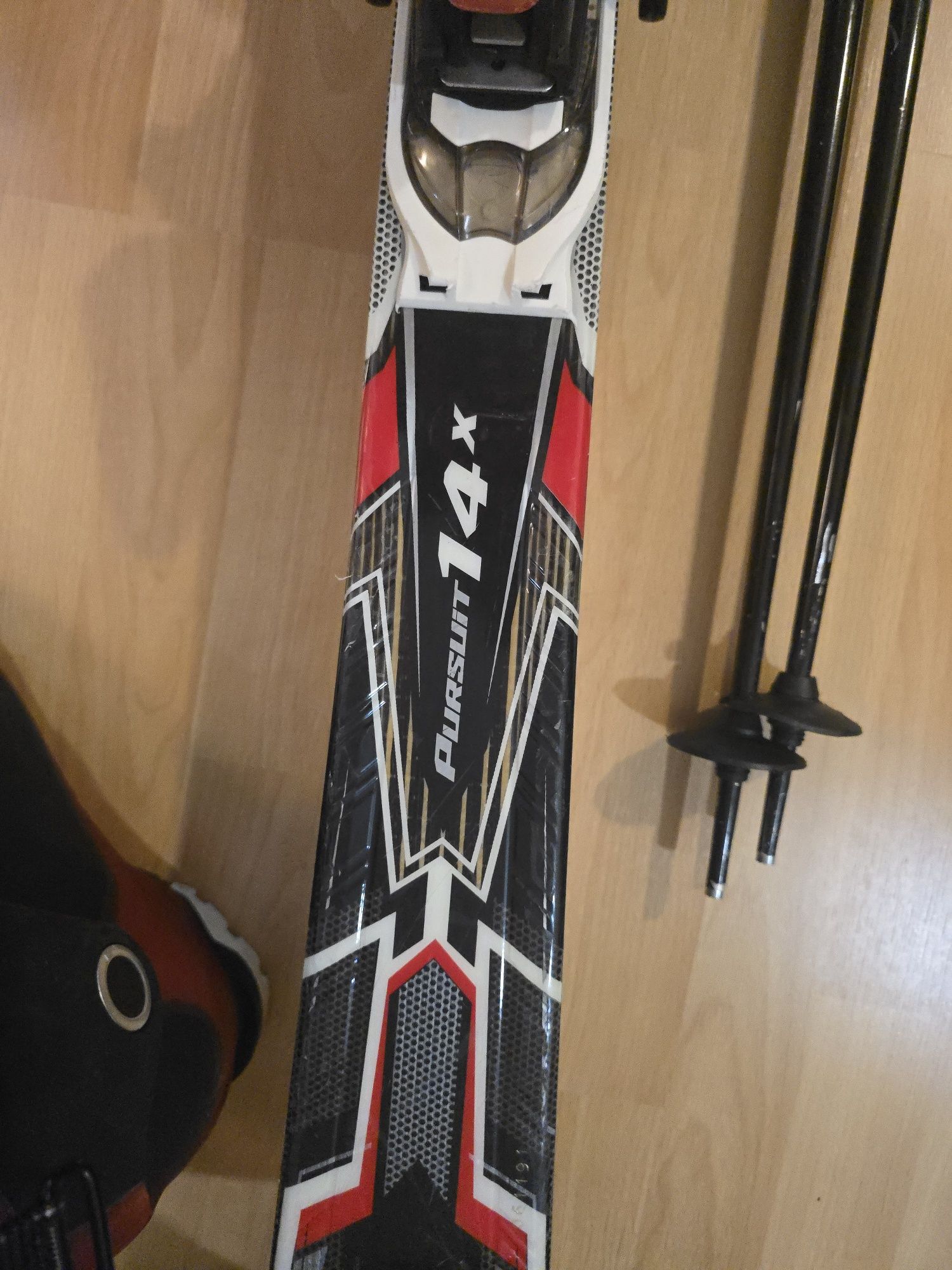 Лыжи rossignol +палки и ботинки