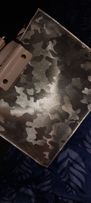 Vând urgent geanta nou nouta