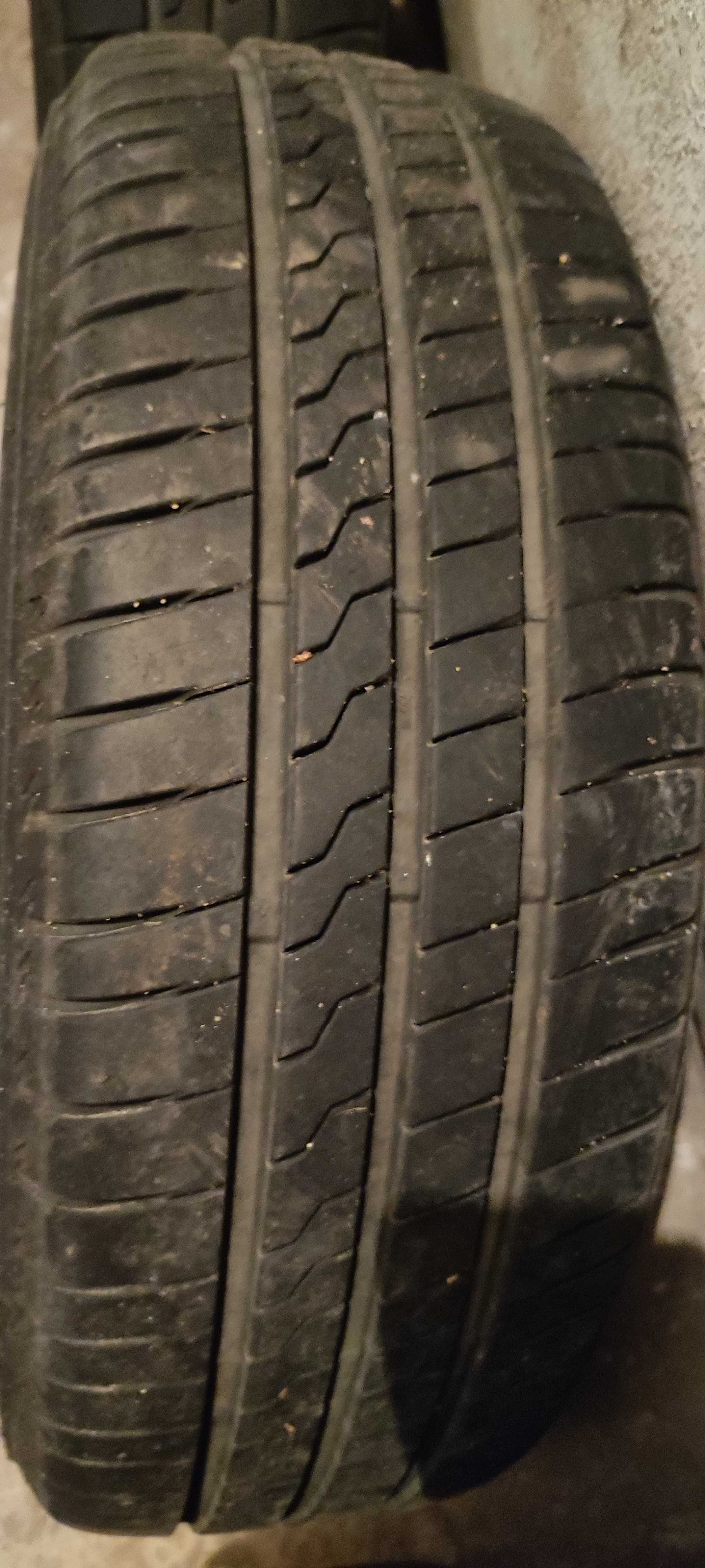 Продавам алуминиеви джанти с летни гуми R15