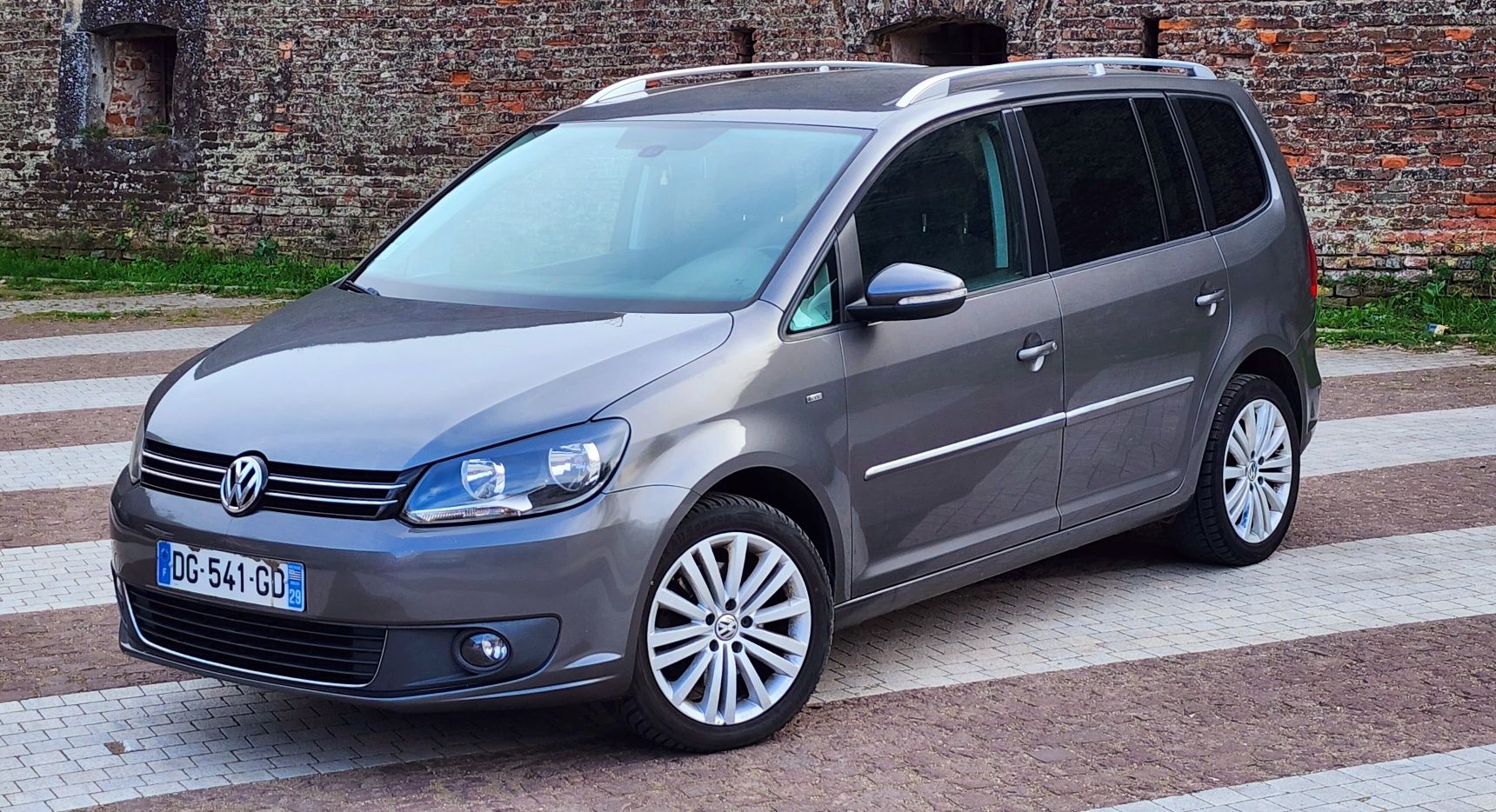 /// VOLKSWAGEN TOURAN Cup/// An 2015///