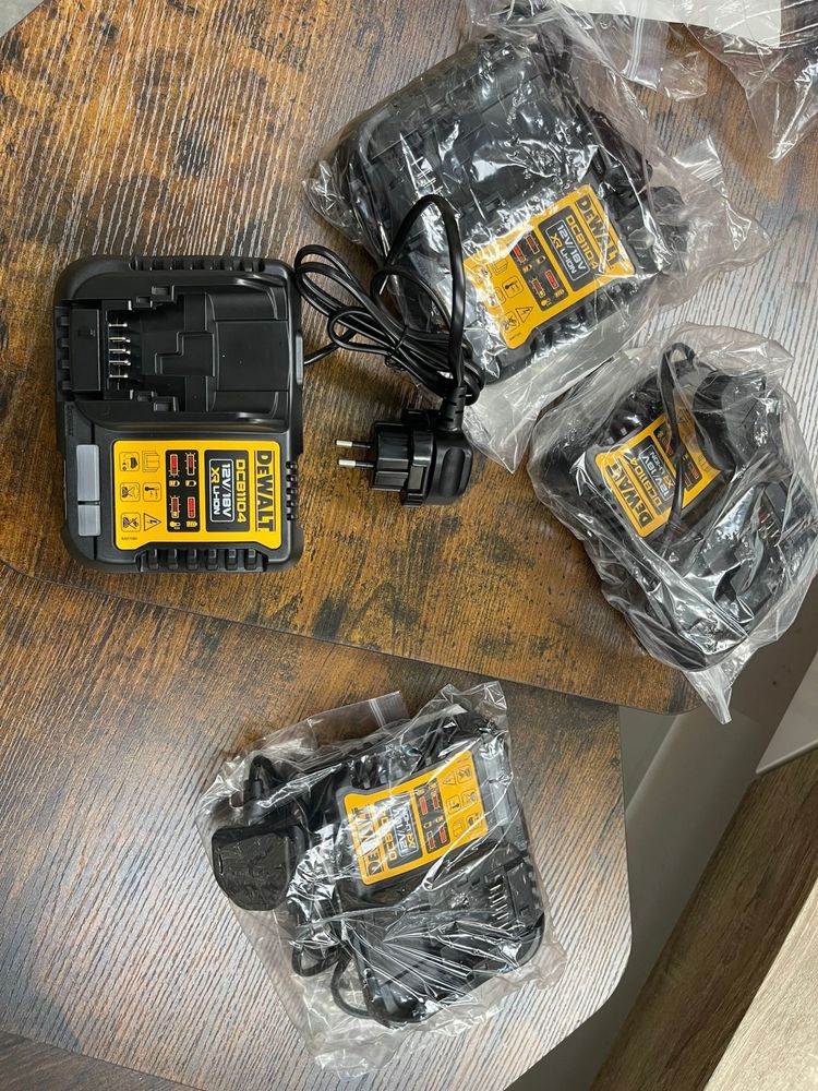 Incarcator Dewalt DCB1104 12v- 18 volti profesional nou