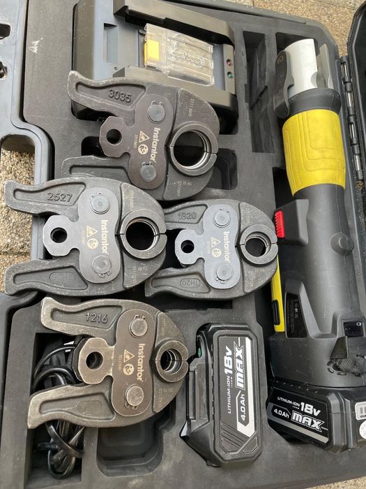 Presa sertizat cu bacuri th 16 20 26 si 32