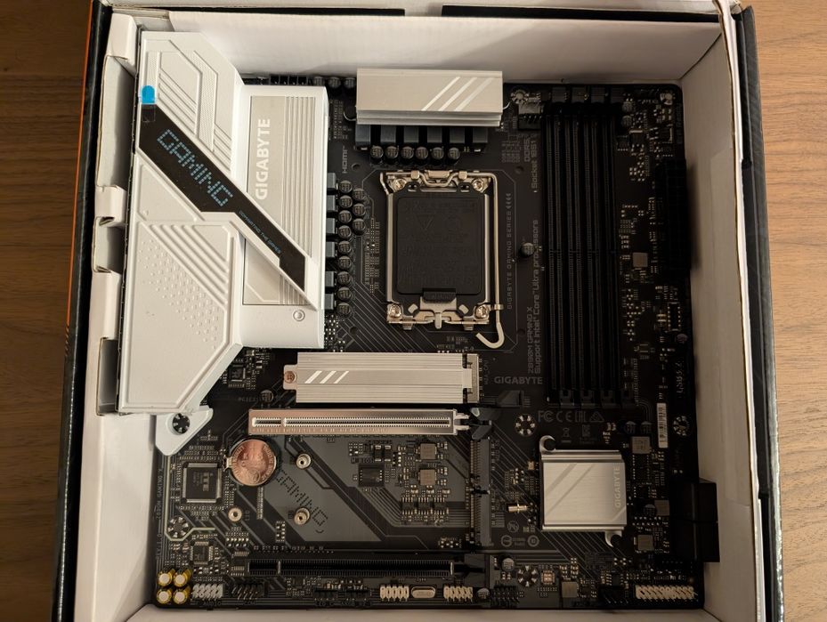 Placa de Baza LGA1851 Gigabyte Z890 Gaming X mATX ca noua boxed