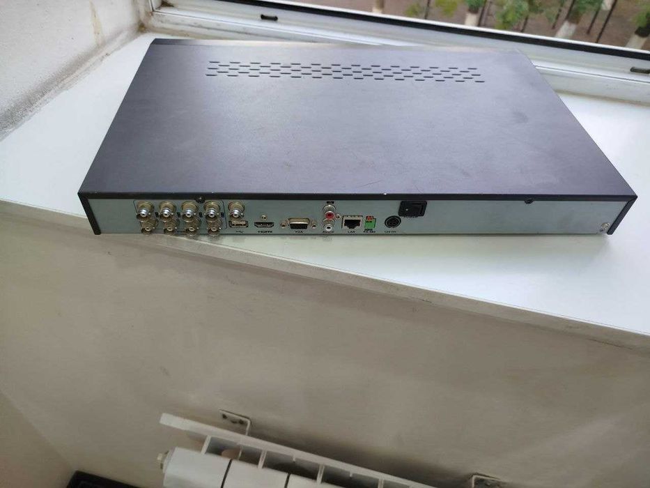 Продам dvr DS-7208hfi