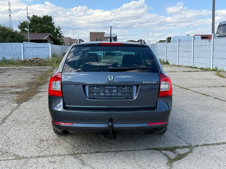 SKODA Octavia~ 2012~