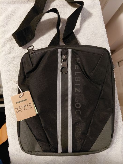 Borsello/geanta sport Carpisa. Produs nou