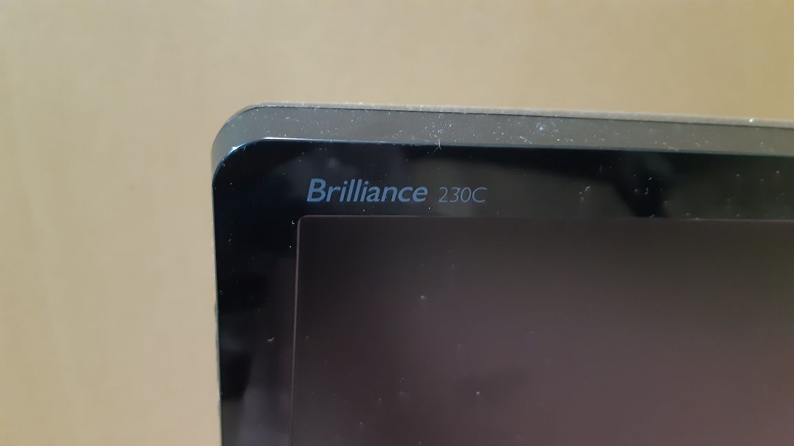 Монитор Philips 24