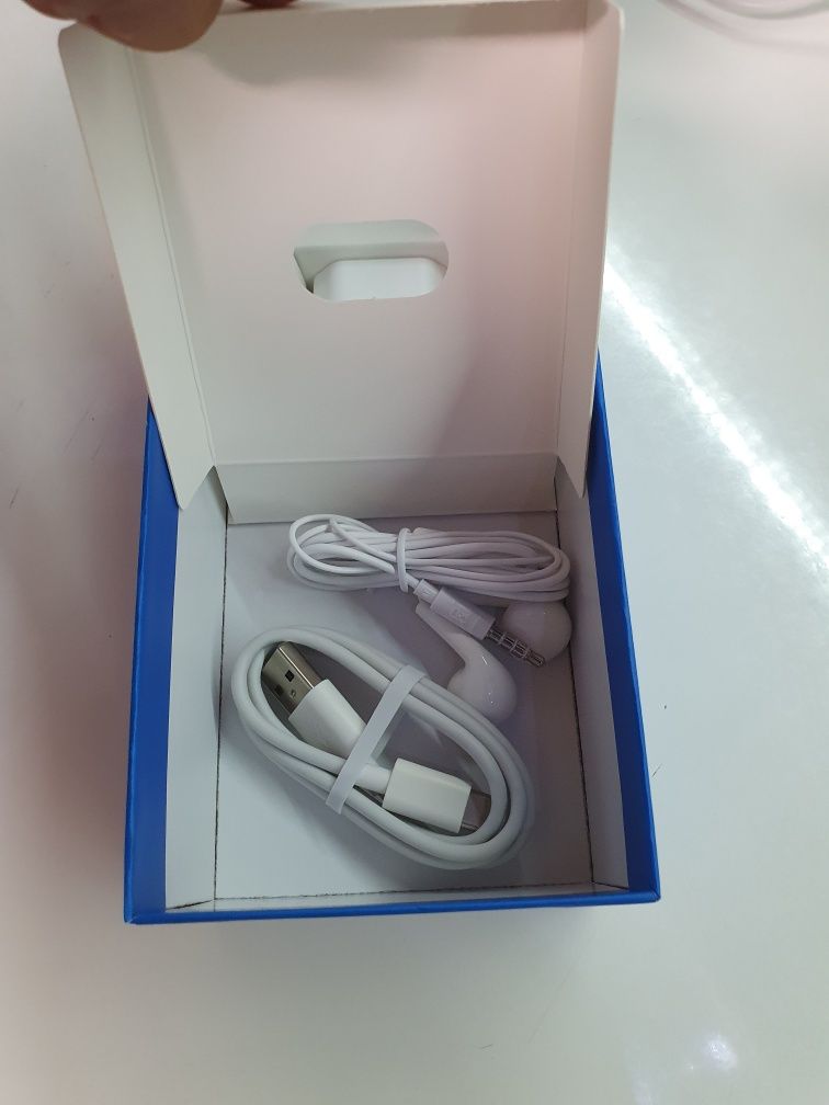 Телефон ZTE Blade A 75