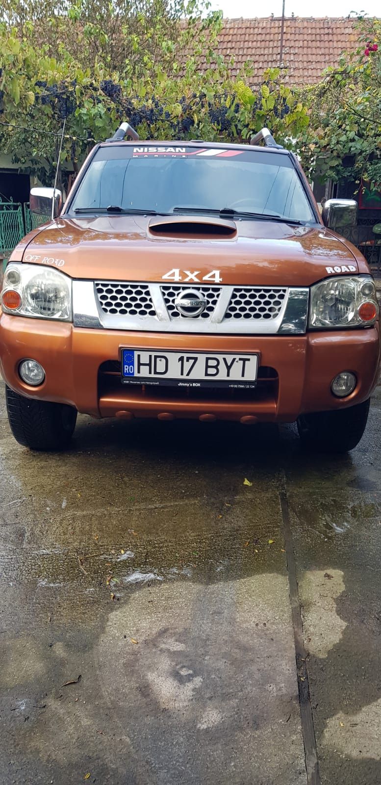 Vând Nissan Navara