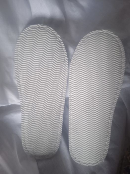 Женские тапочки.