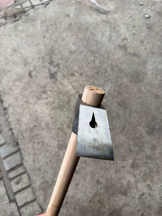 Теша - топор -болта-