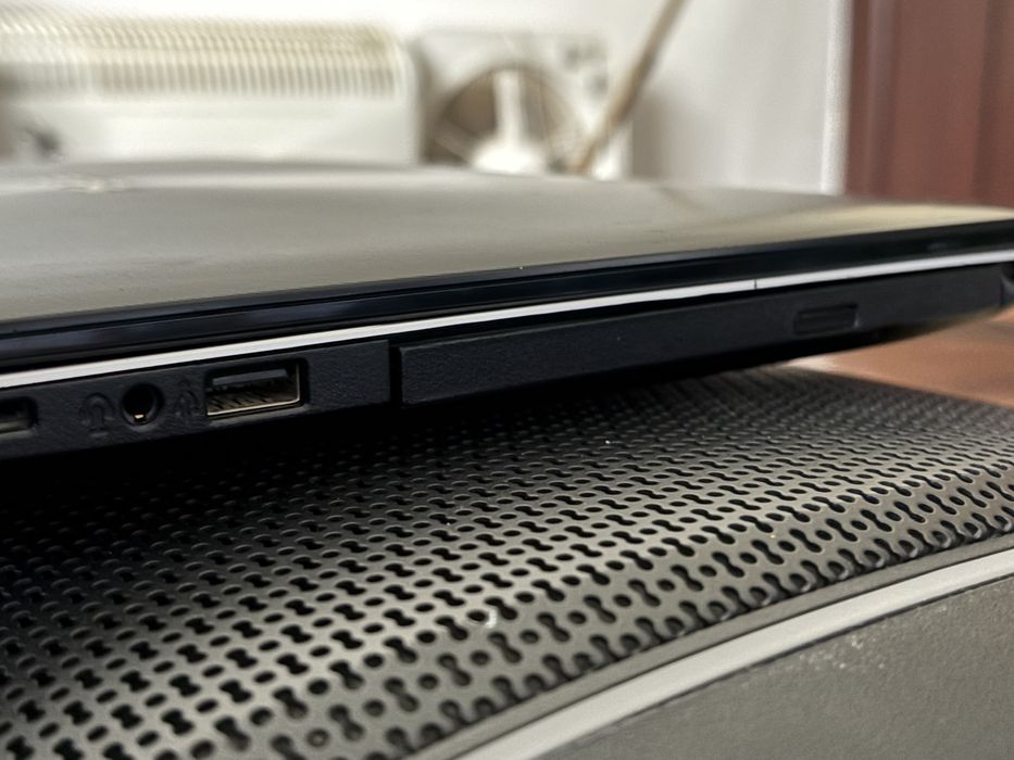 Leptop Asus F555D