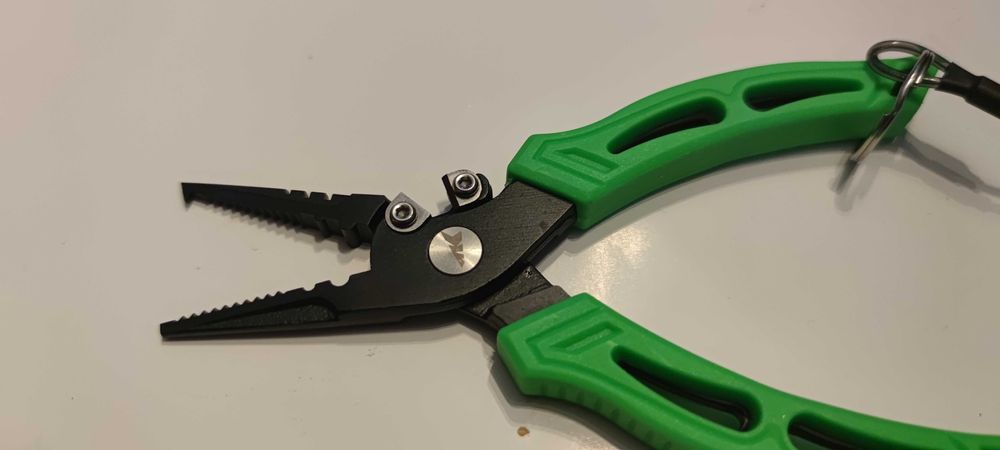 Set combo lip grip + cleste patent multifunctional Kastking. Calitate!