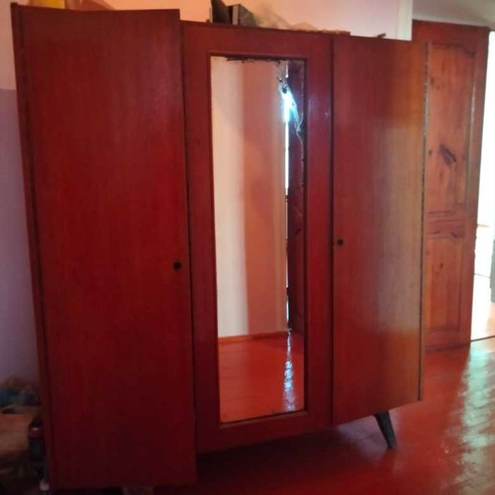 үлкен шифонер сатылады