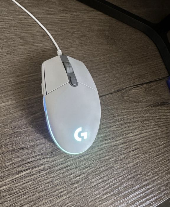 Игровая мышь logitech g203 в хорошем состоянии