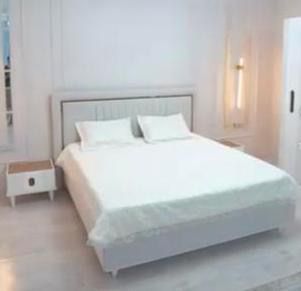 Двухспальная кровать с матрасом подемный