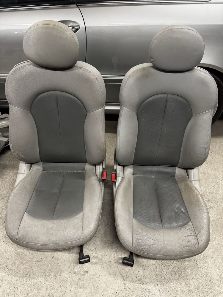 Светъл (Сив) салон от Mercedes CLK W209
