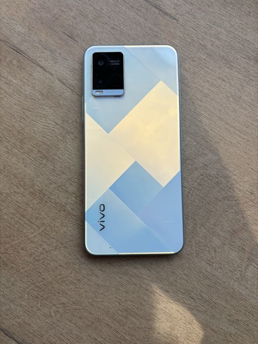 Vivo 21Y телефон