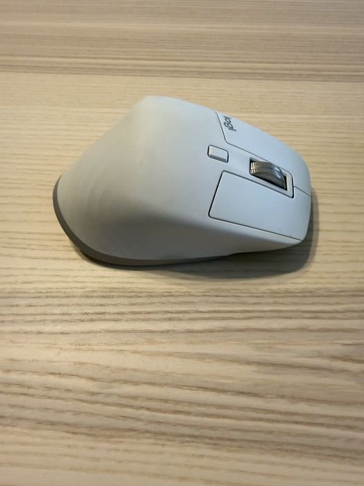 Продавам мишка Logitech MX3 с подарък