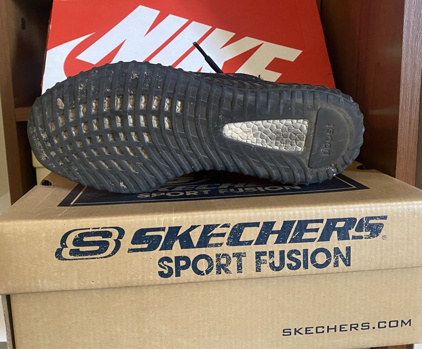 2 anunturi: Yeezy Sply 350 si Converse X Marks The Spot