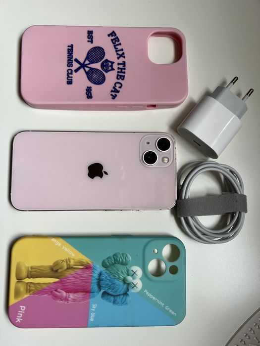 Продавам iPhone 13 128 pink