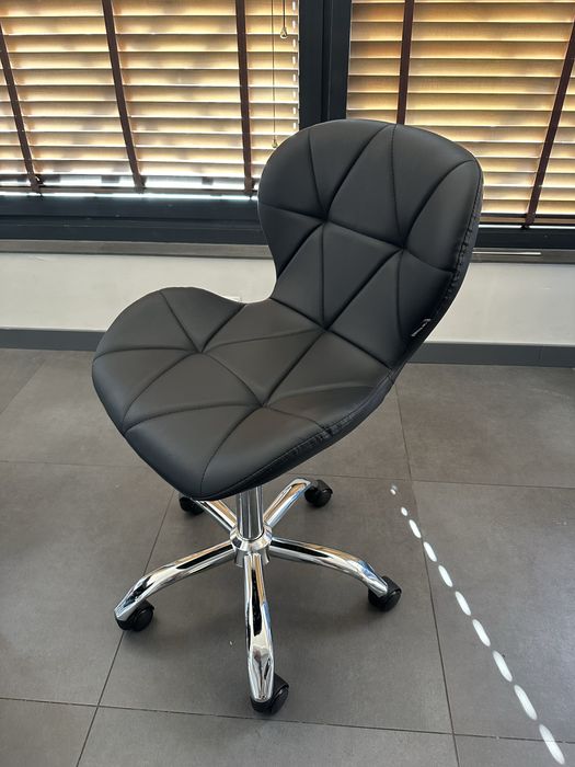 Козметичен стол Авеню мостра – 24м гаранция