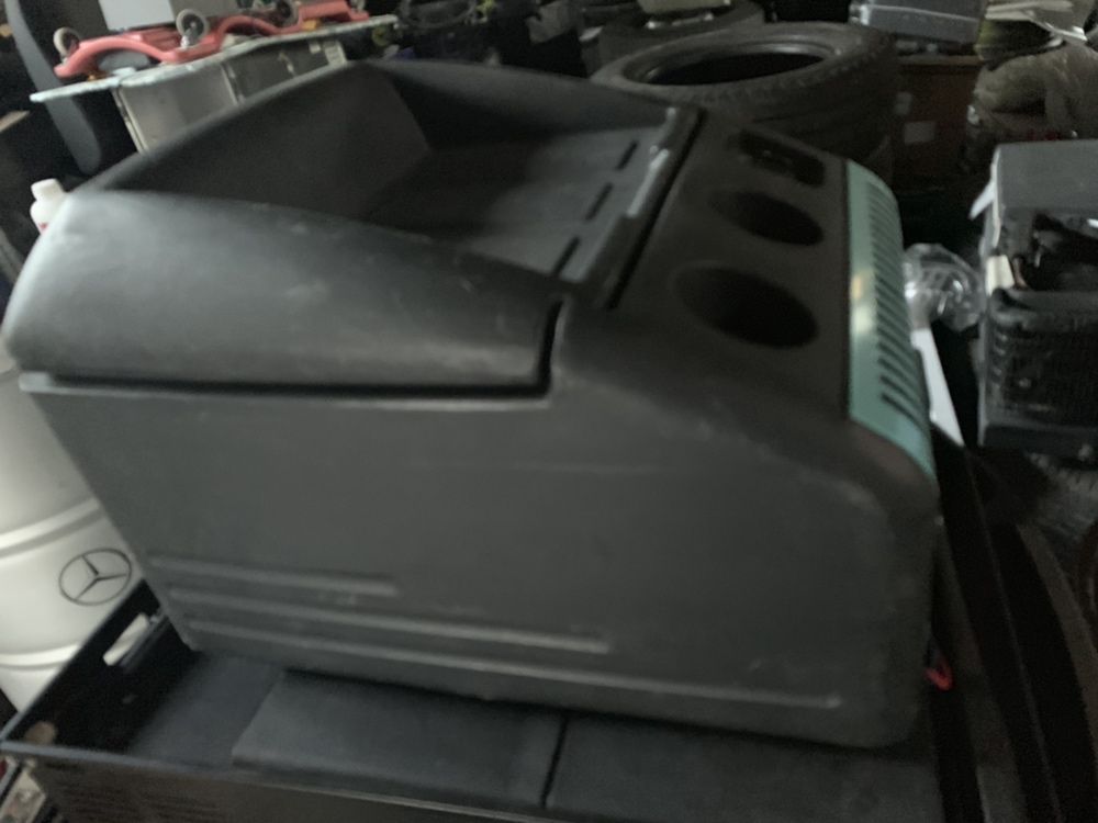 Frigider auto camion rulota cu compresor congeleaza 12v si 24v