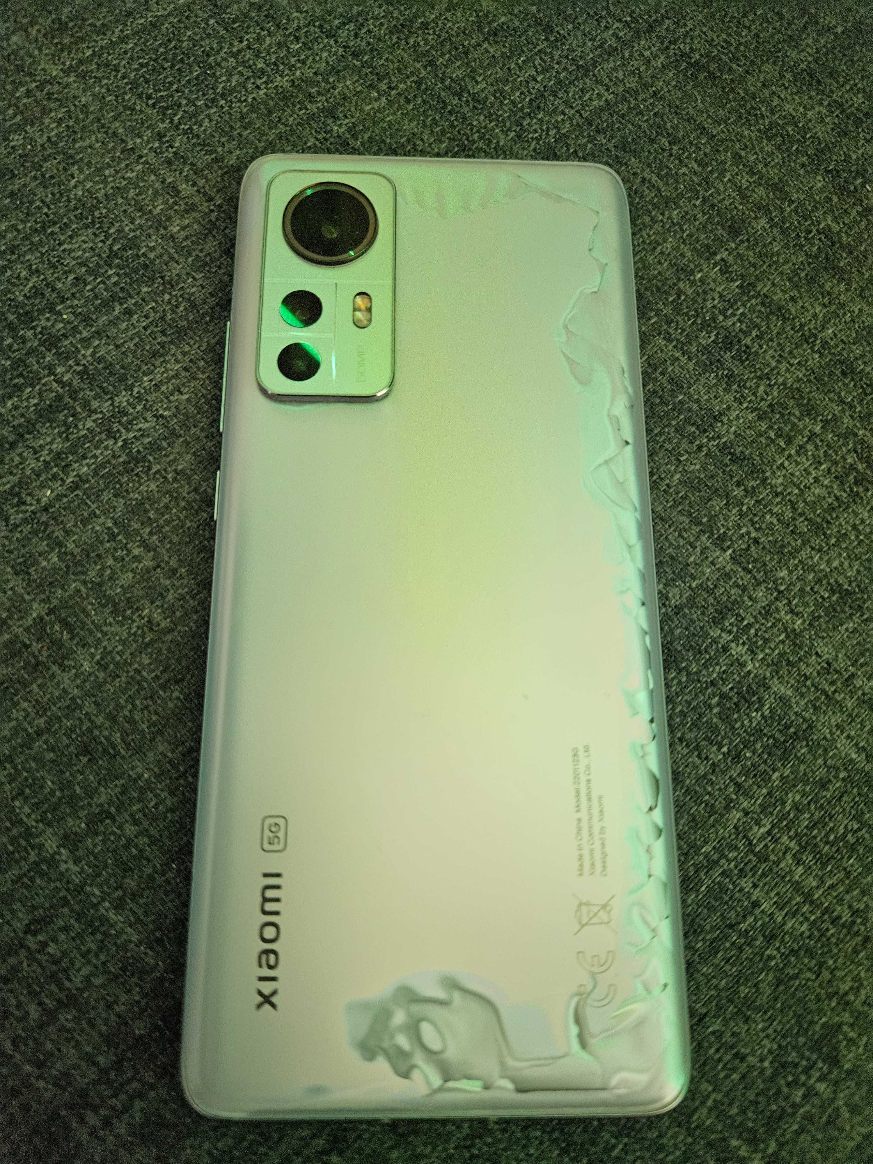 Смарт телефон Xiaomi 12
