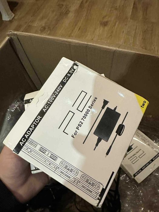 ЛОТ Playstation 2, джойстици, мемори карти, резервни части.