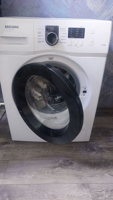 Продаю стир. машину