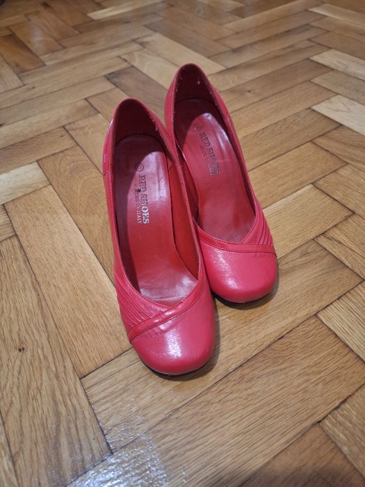 Pantofi mărimea 35 roșii