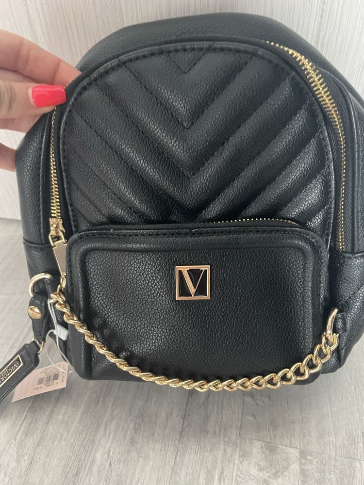 Раница на Victoria’s secret