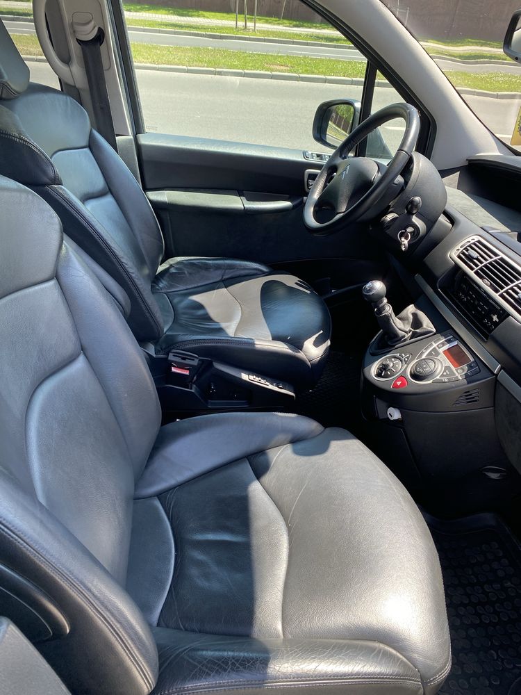 Citroen C8. Exclusive