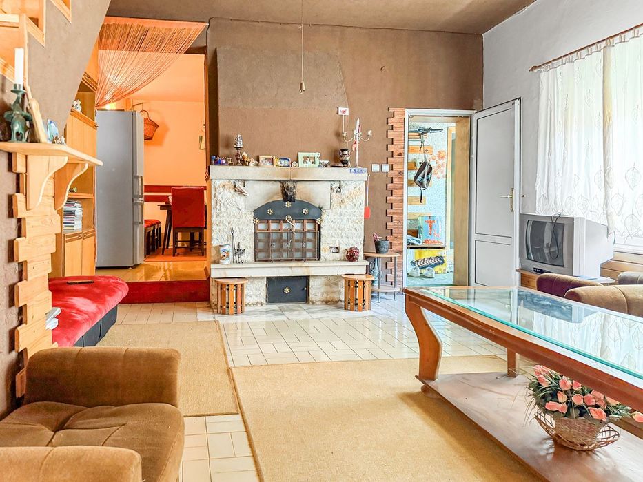 Къща в Плевен, област-с.Тученица площ 70 цена 119000