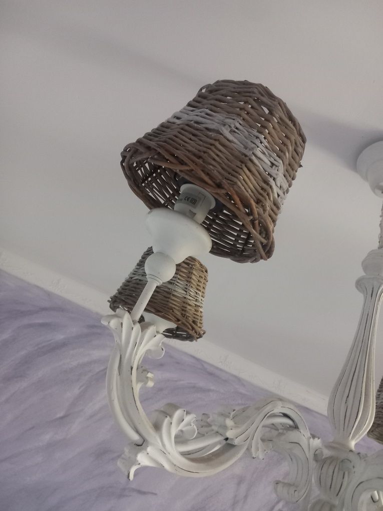Candelabru din lemn