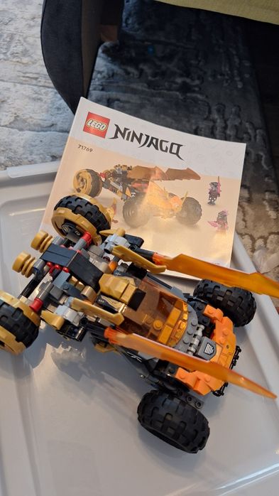 Lego Ninjago 71769 - Masina dragon a lui Cole