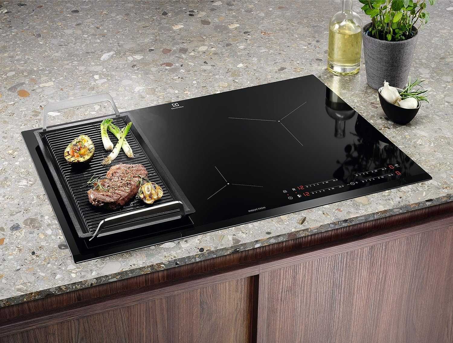 Индукционен плот Electrolux Bridge 80cm (LIL83443) 4600W
