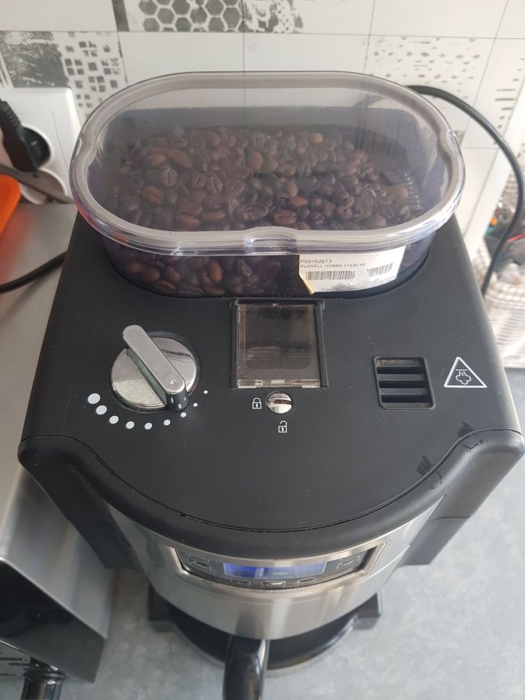 Кафе машина Russell Hobbs