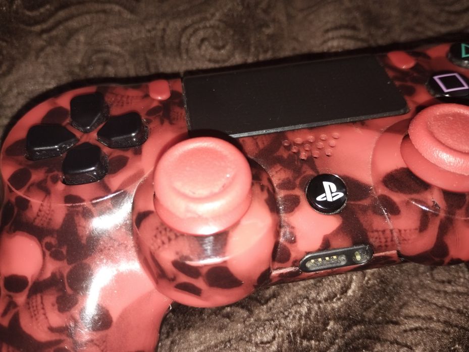 Controler PS4 modificat pentru piese