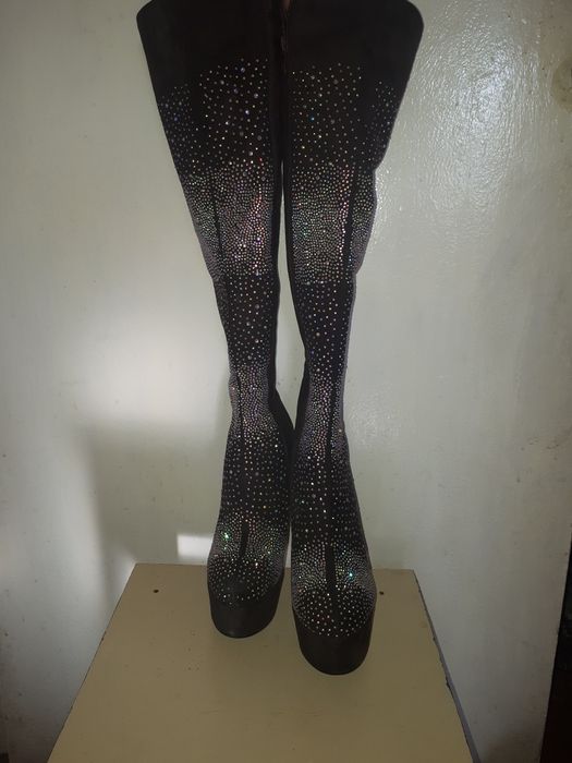 Продам сапоги зимнии и весеннии