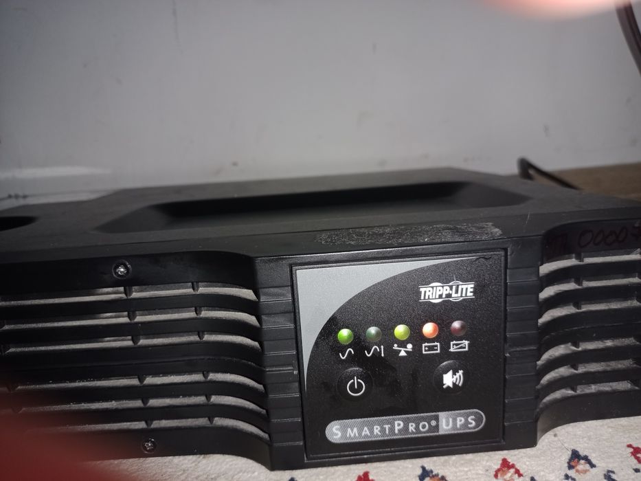 ИБП , UPS . Для серверных шкафов