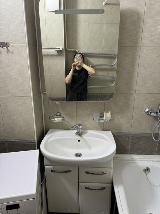 Раковина, зеркало-шкаф, кухня, люстры