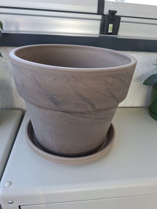 Ghiveci si farfurie mare - bazalt diametru 28 cm, înălțime 25 cm