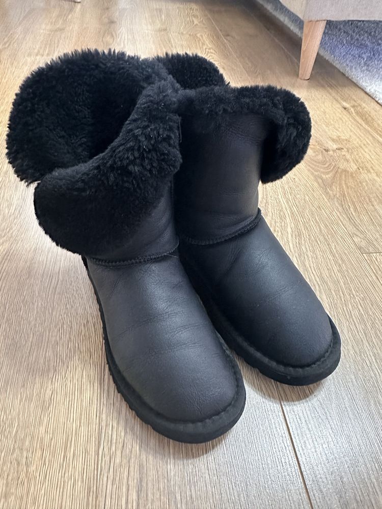 UGG femei masura 37