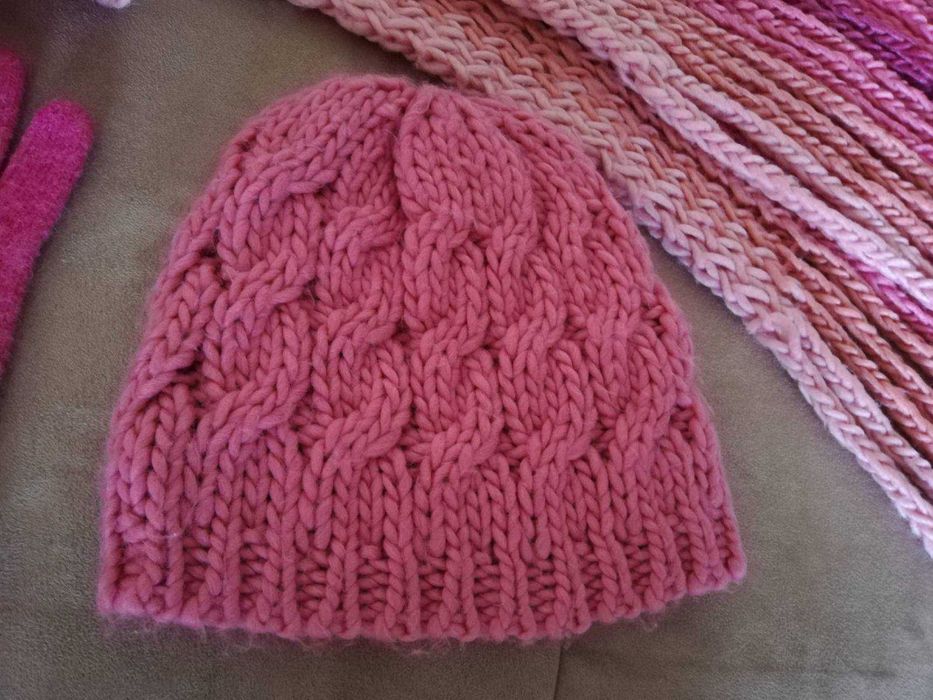 Плетен  шал, шапка и ръкавици дамски или юношески ПАКЕТНА цена