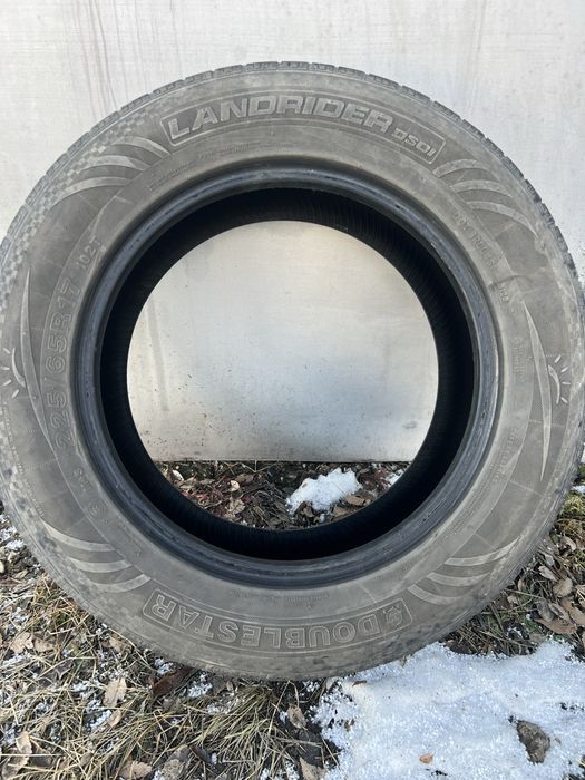 Продам комплект б/у шин лето 225/65/17