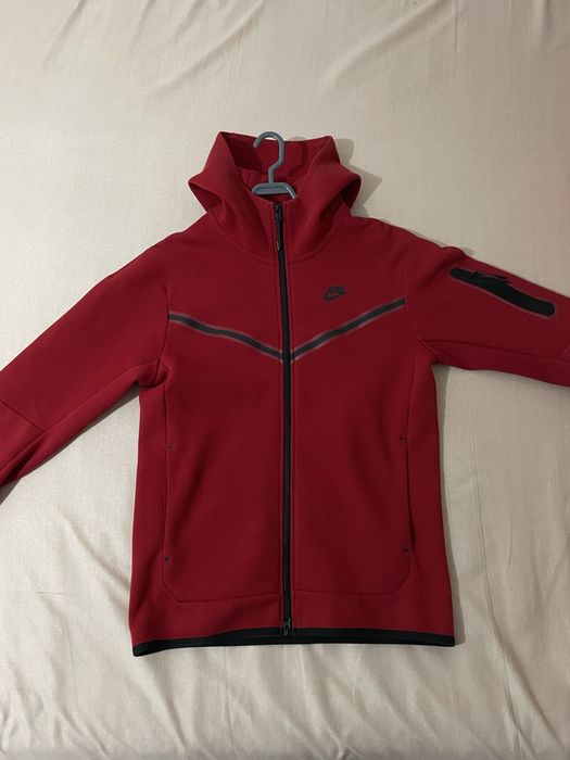 Hanorac nike tech rosu